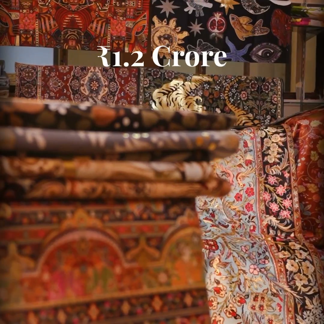 PittariSpaces Facebook ad: Flat 50% Off on Gold-Pressed Luxury Rugs