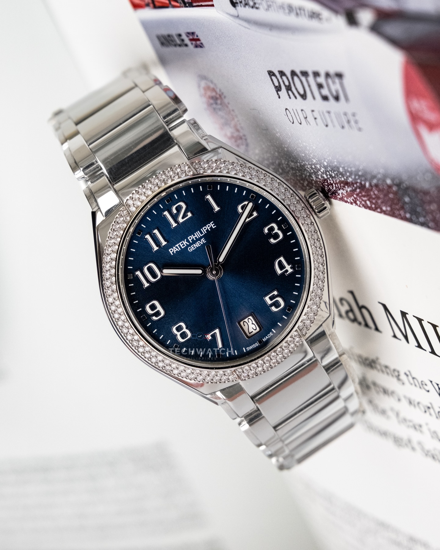 TechWatch PH Facebook ad: Blue elegance