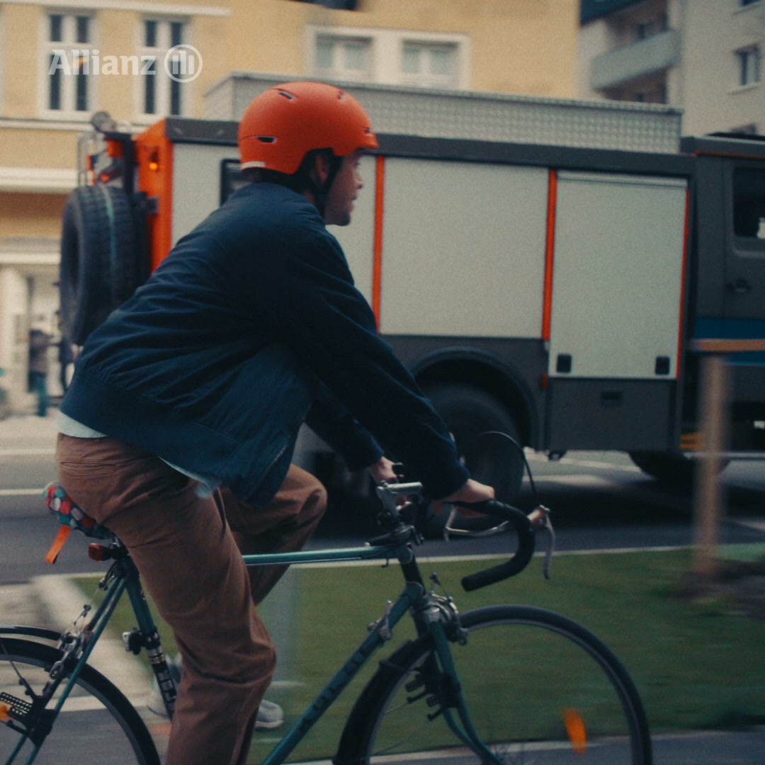 Allianz Deutschland Facebook ad: Allianz x Tobi Krell