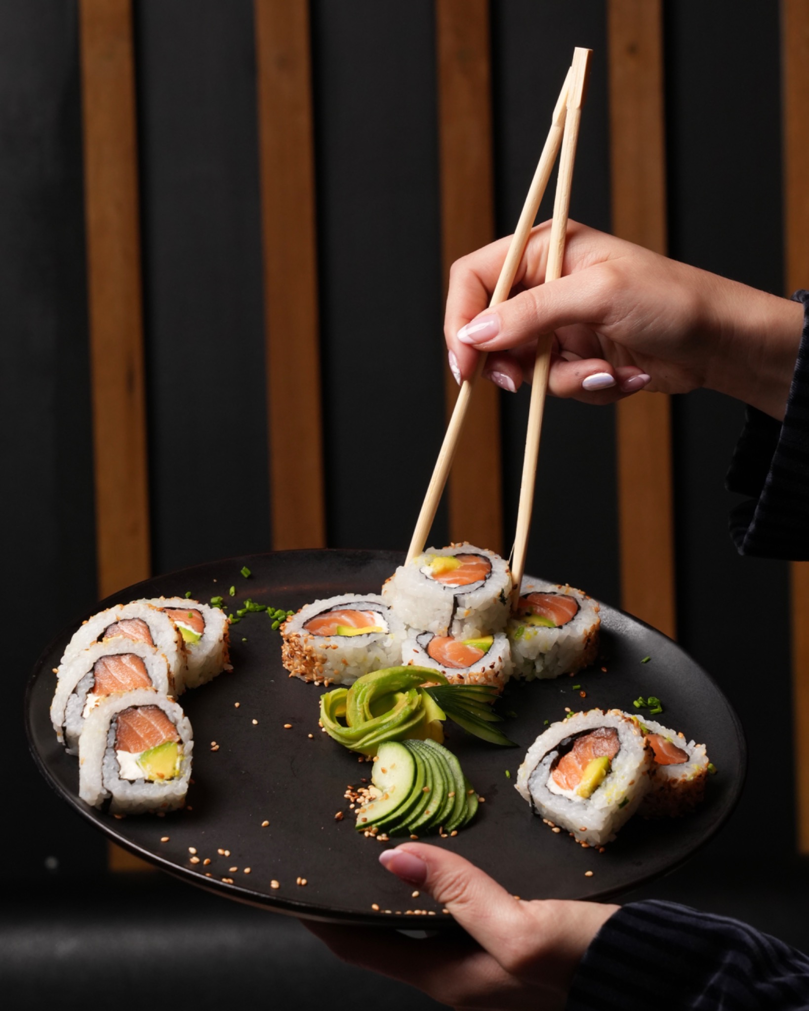 Hanashi Sushi Bar Facebook ad: Sushi fresco, bien preparado y con el equilibrio…