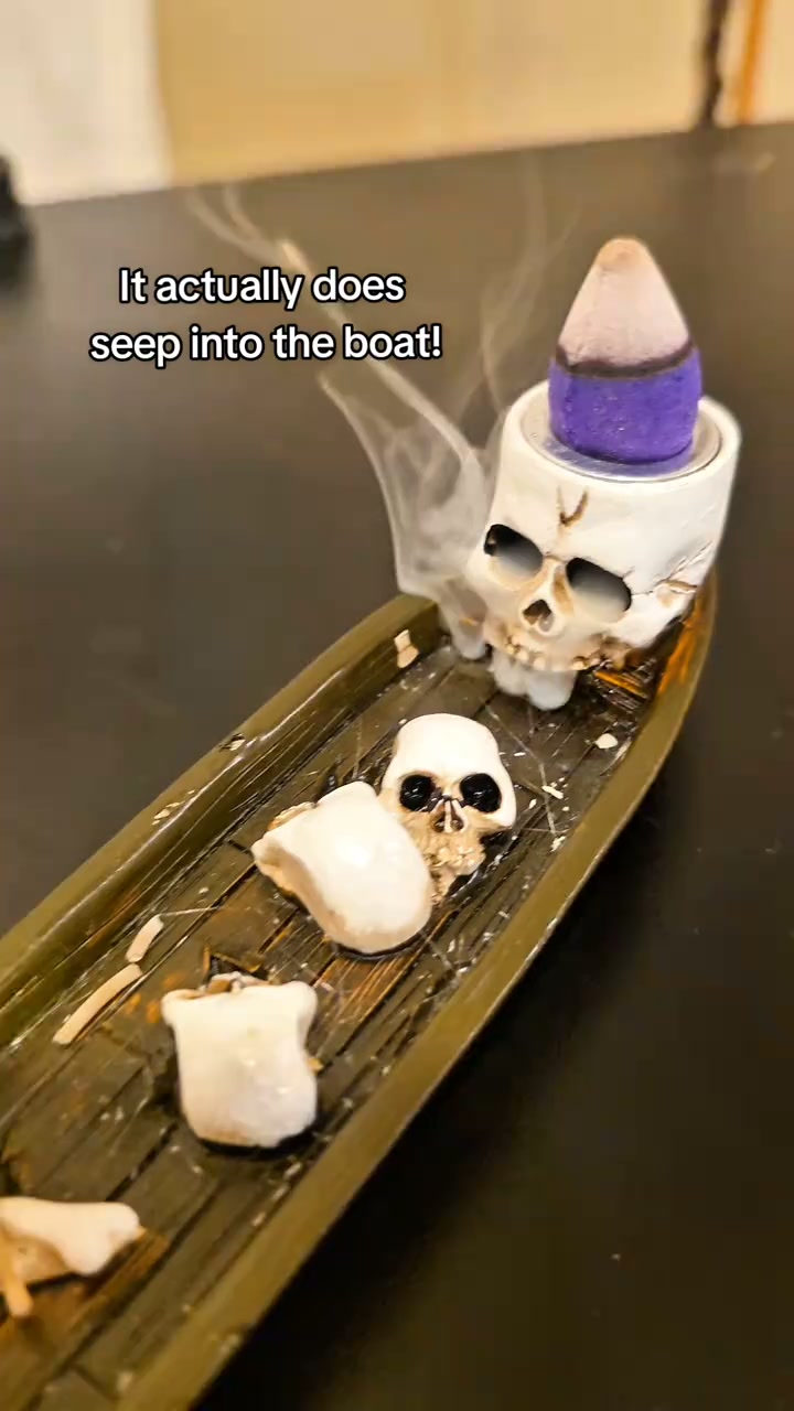 Tewvo Daily Shop Facebook ad: Add a little spooky magic to your home!