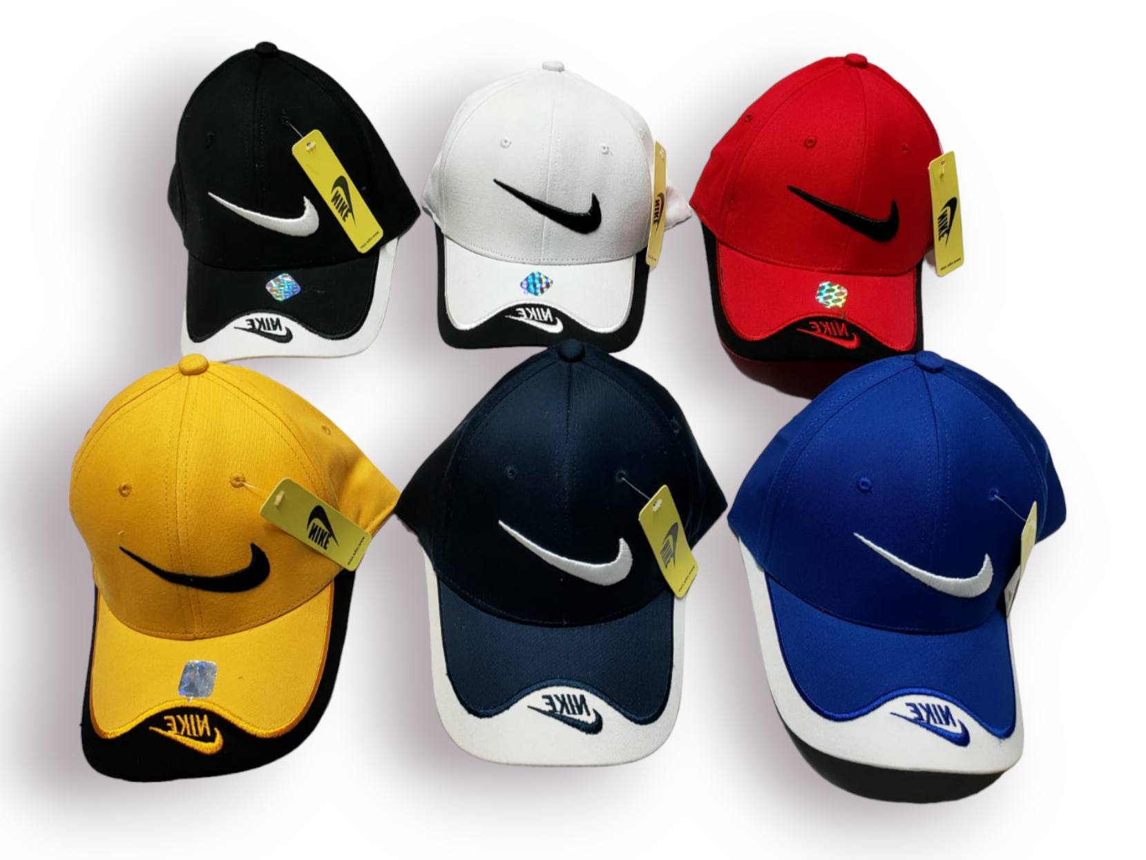 Trendy Fashion Facebook ad: FREE DELIVERY all over UAE