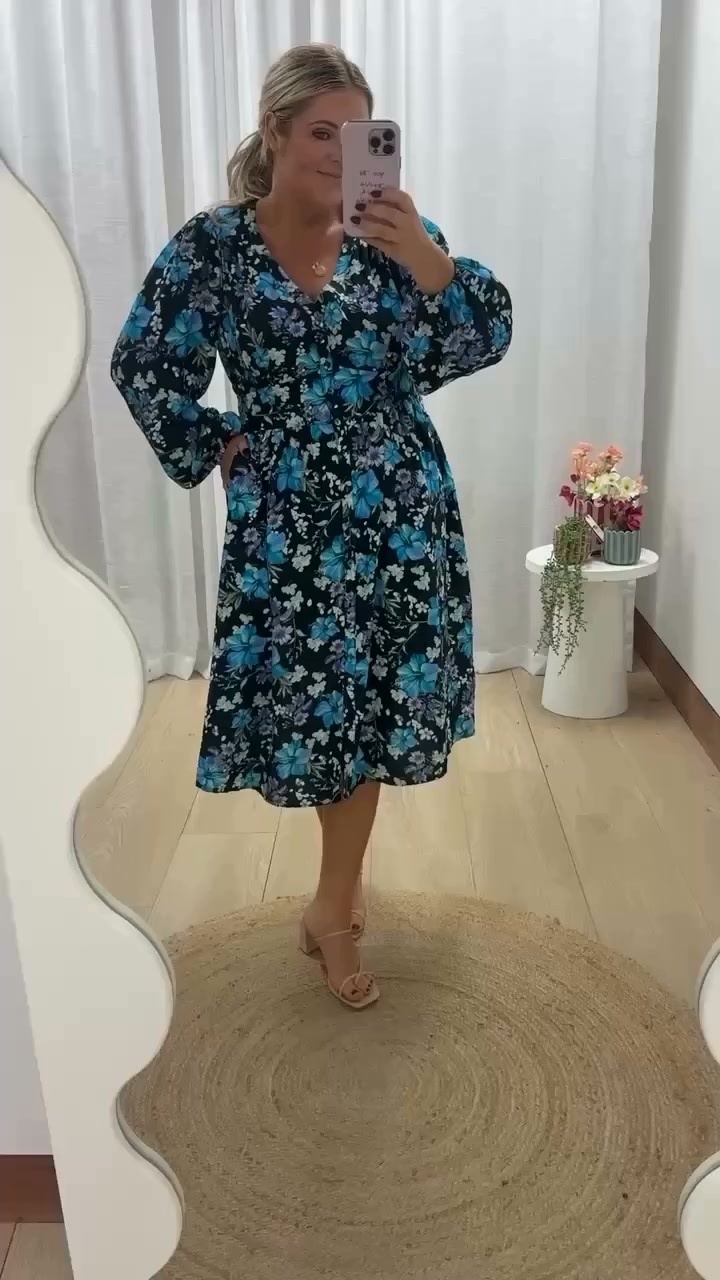 Proud Poppy Clothing Facebook ad: Meet Aura In Indigo Blooms