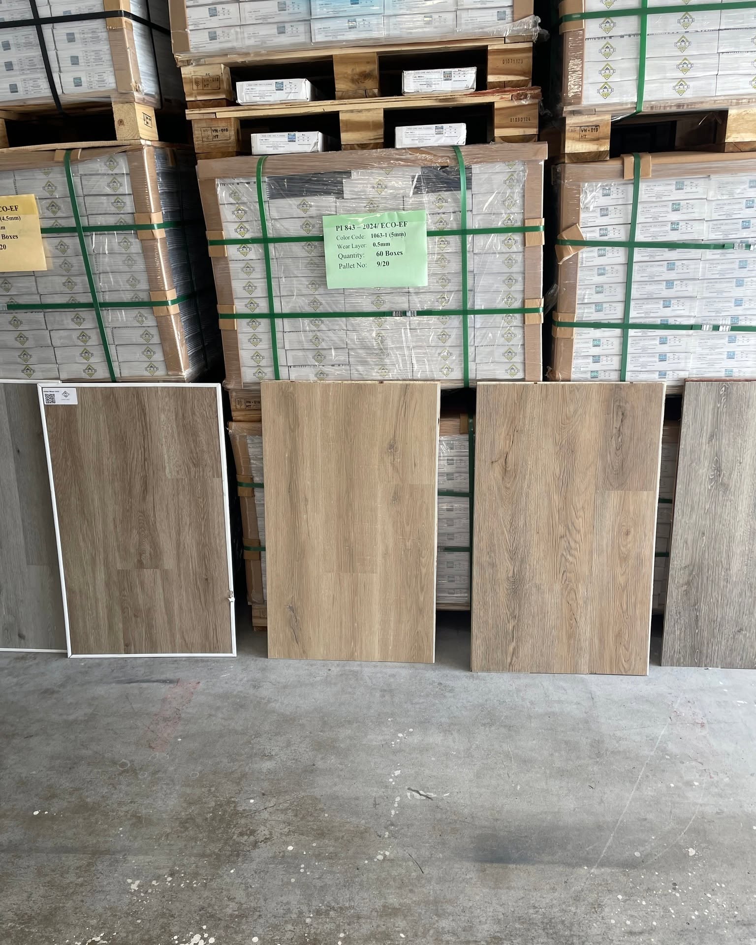 Matt Aicher Facebook ad: LVP Flooring Clearance and Close outs!