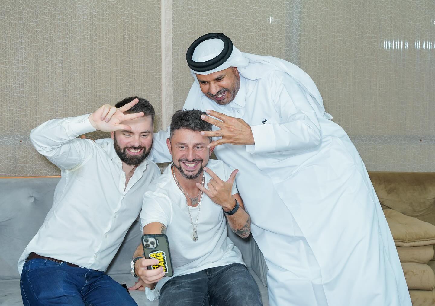 khalid_al_binali Facebook ad: سعدت باستضافة @facundochidini @ronmuralist من ضيوف المجلس…
