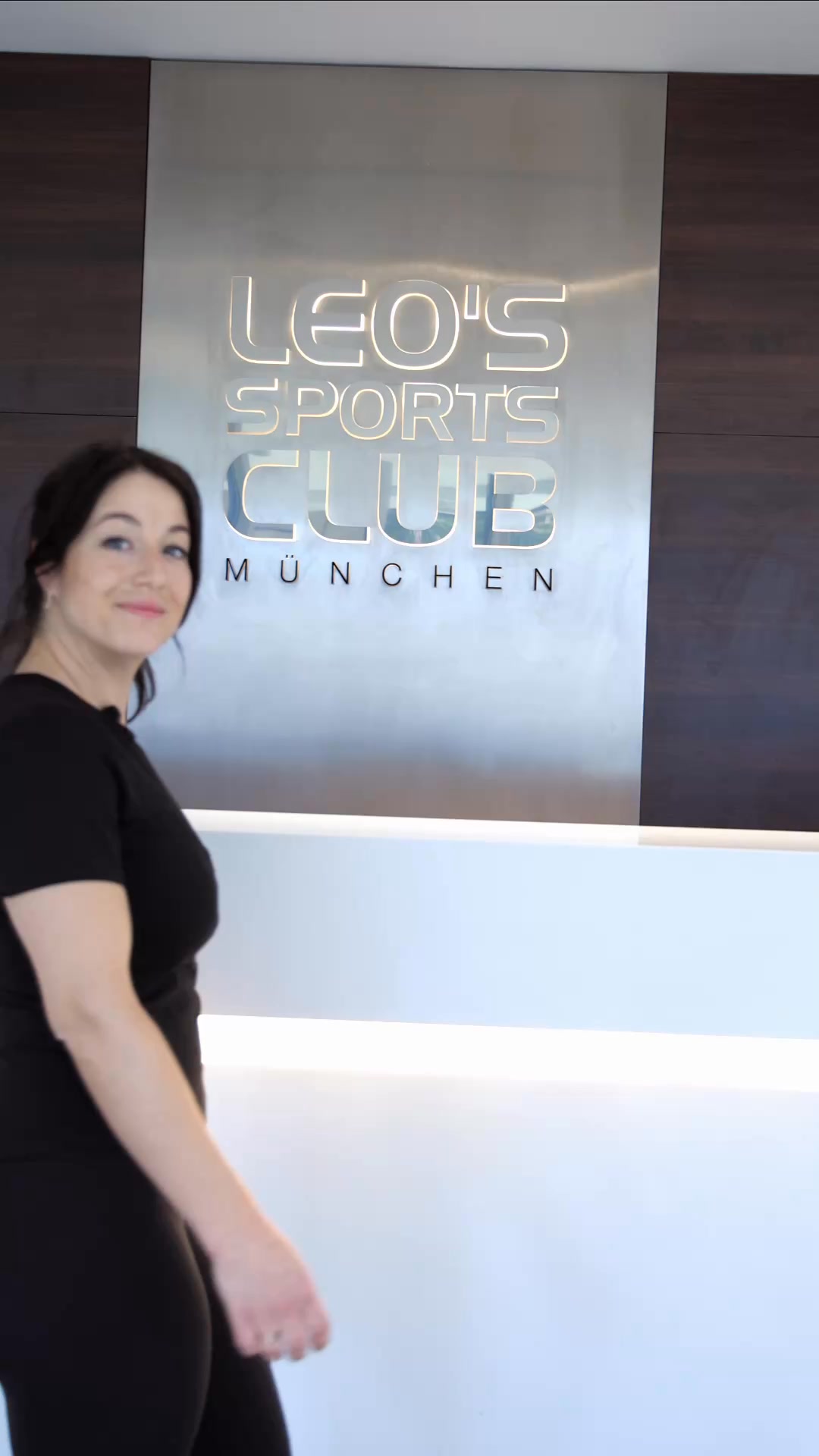 Leo's Sports Club Facebook ad: Fitness für Mamas in München, mit kostenloser…
