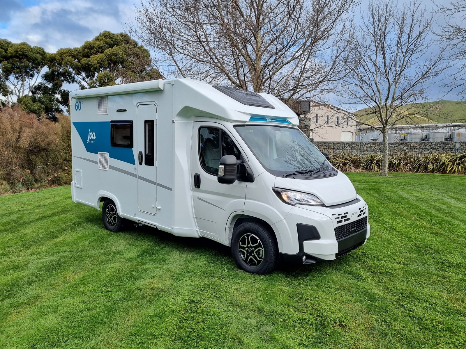 Deluxe RV Group Facebook ad: Winter Blues? Start Planning Your Summer Now.
