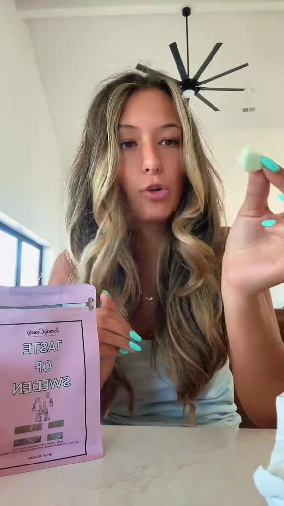 ScandyCandy Facebook ad: Once You Try, There's No Going Back