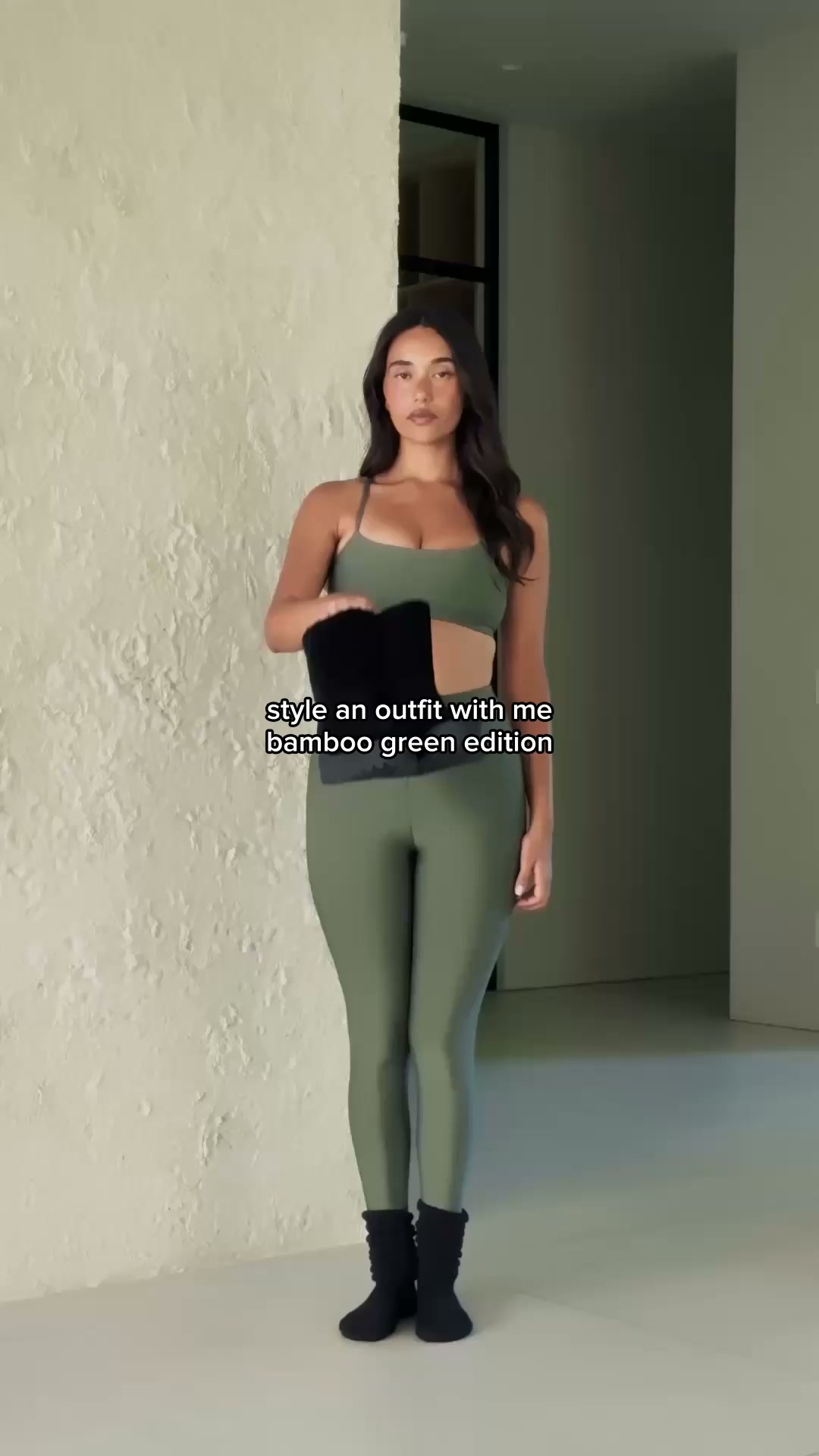 Alo Yoga Facebook ad: Bamboo Green