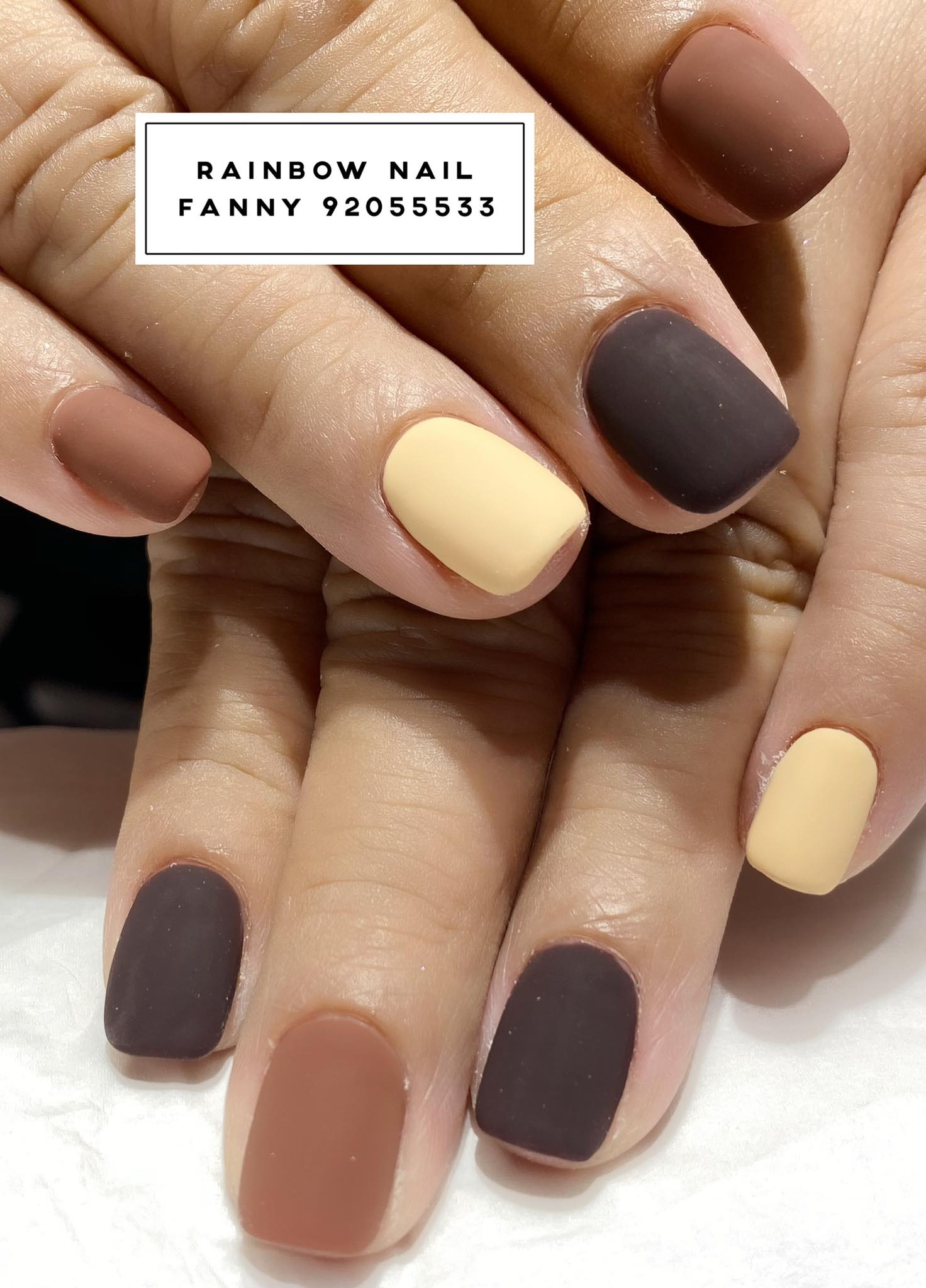 Rainbow Nail-Fanny Facebook ad: 地址:荃灣大河道18號地皇廣場2樓204號鋪(落樓梯旁)