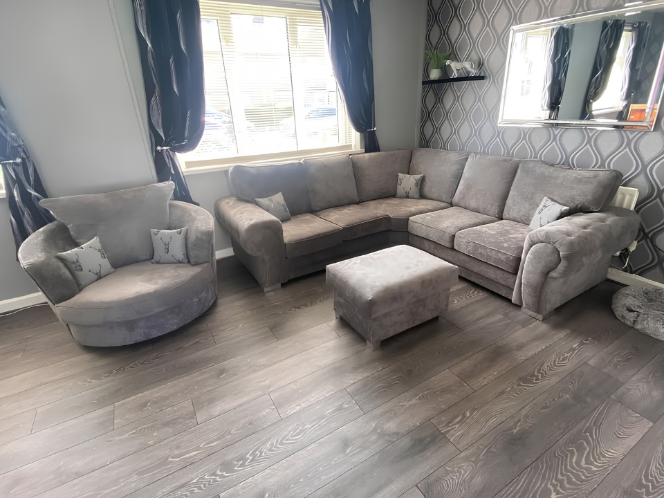 UK Online Furniture Facebook ad