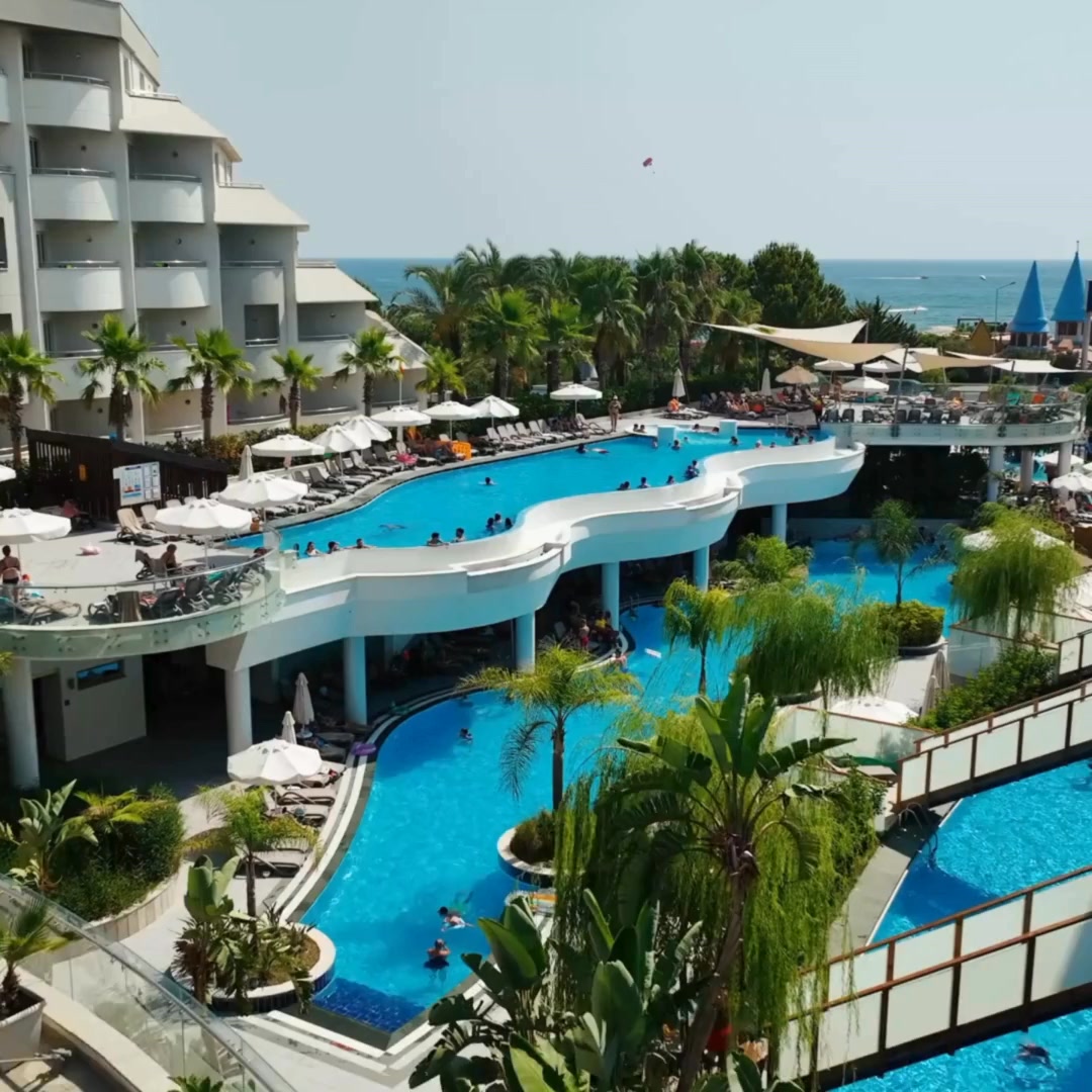 Long Beach Resort Hotel Facebook ad: Alanya'da Yeni Bir Macera Başlıyor!