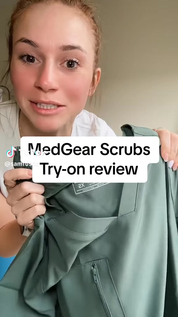 Medgear Facebook ad: Fleur Set, 15% Off + FREE Shipping!