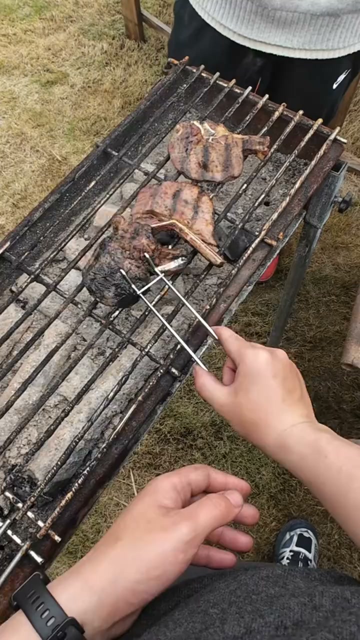 Norvellaire Facebook ad: No More Sore Hands After Grilling