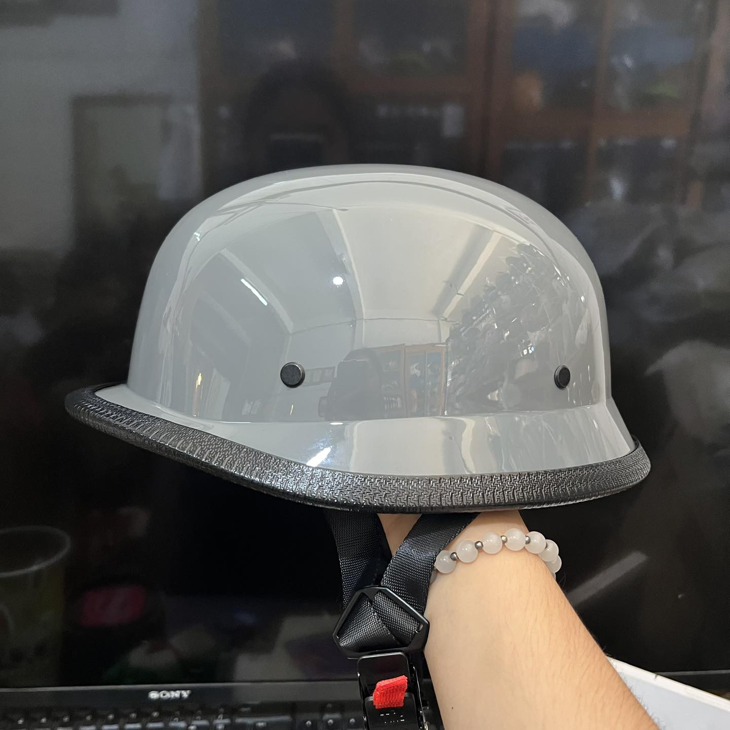 M Helmet Palour Cambodia Facebook ad: ប្រភេទមួកខ្លី មានច្រើនម៉ូត ស្រួលក្នុងការប្រើប្រាស់ប្រចាំថ្ងៃ