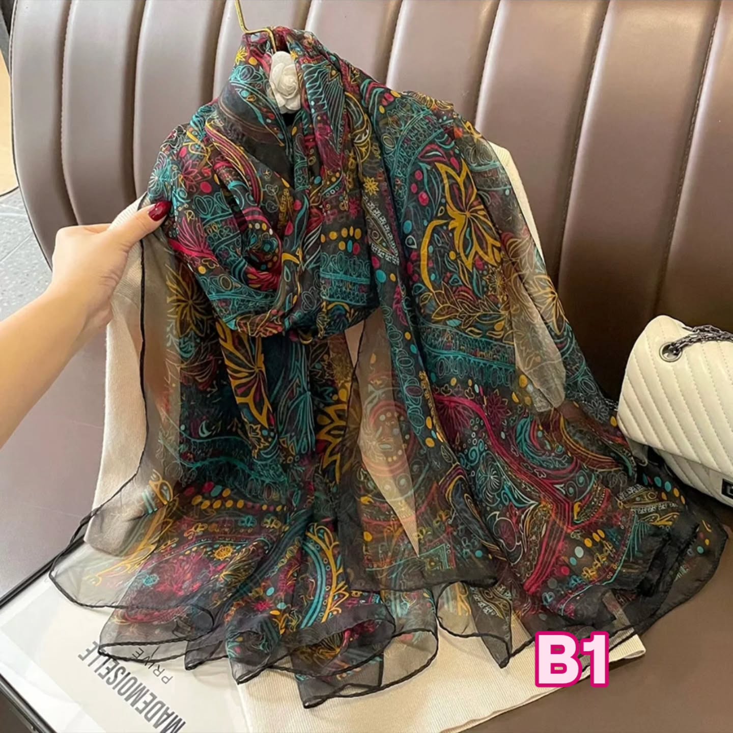Foulards Soie Laine Facebook ad: Foulards Luxieux long en soie pure 100%