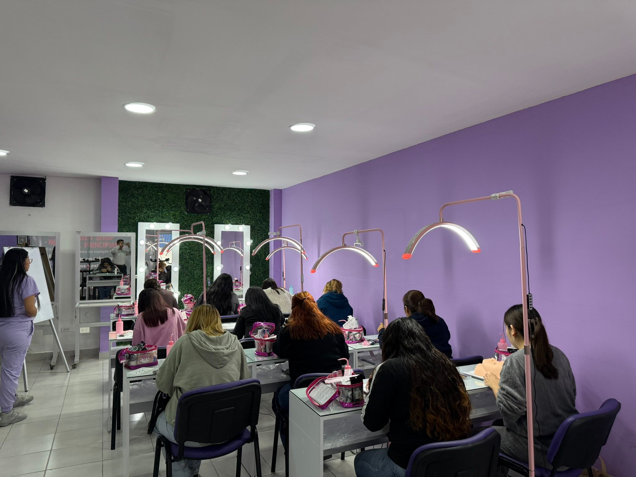 Instituto Ideb Plantel Escobedo Facebook ad: Es tu momento!