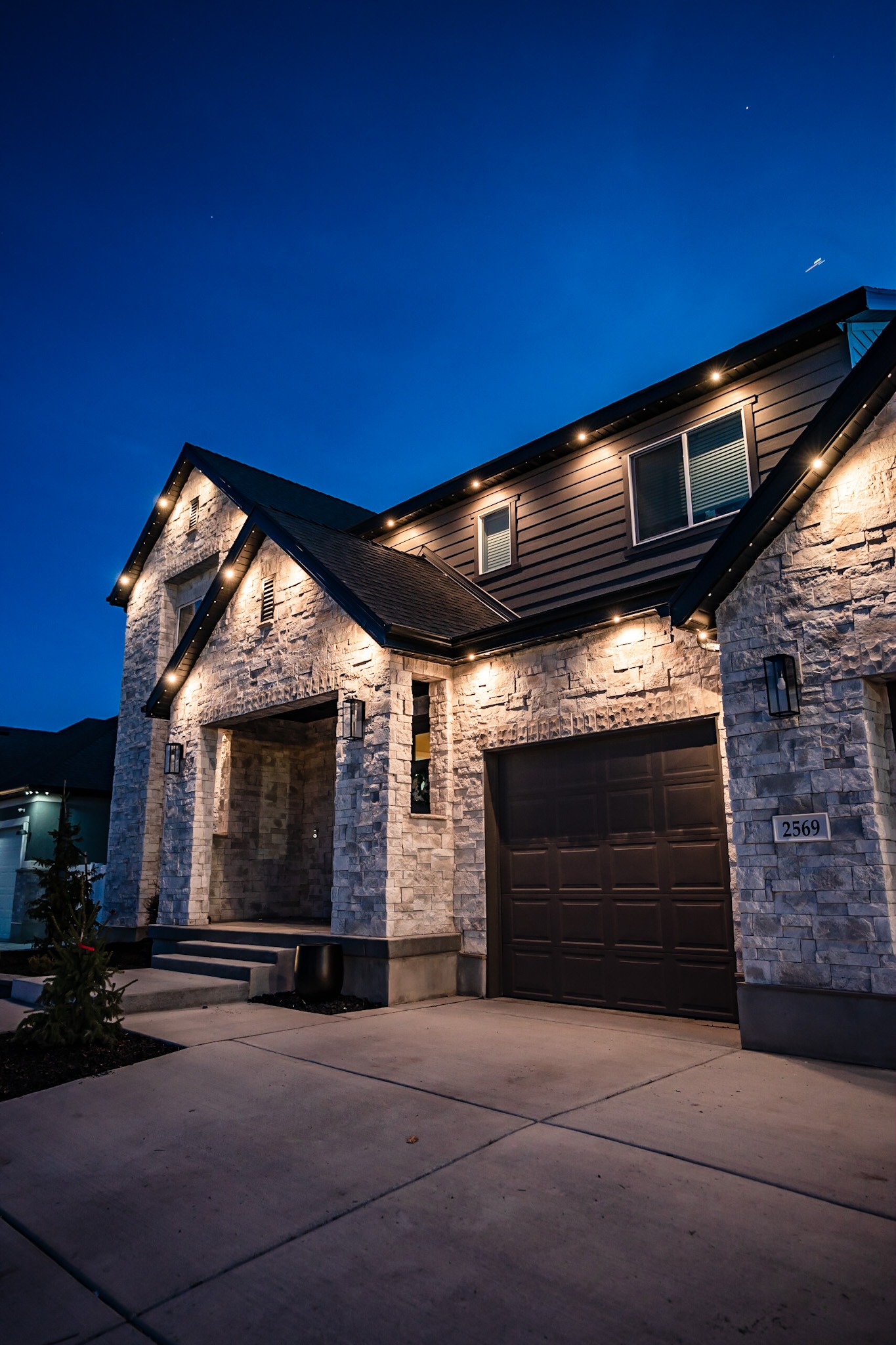 JellyFish Lighting Facebook ad: One lighting system for all of your outdoor…