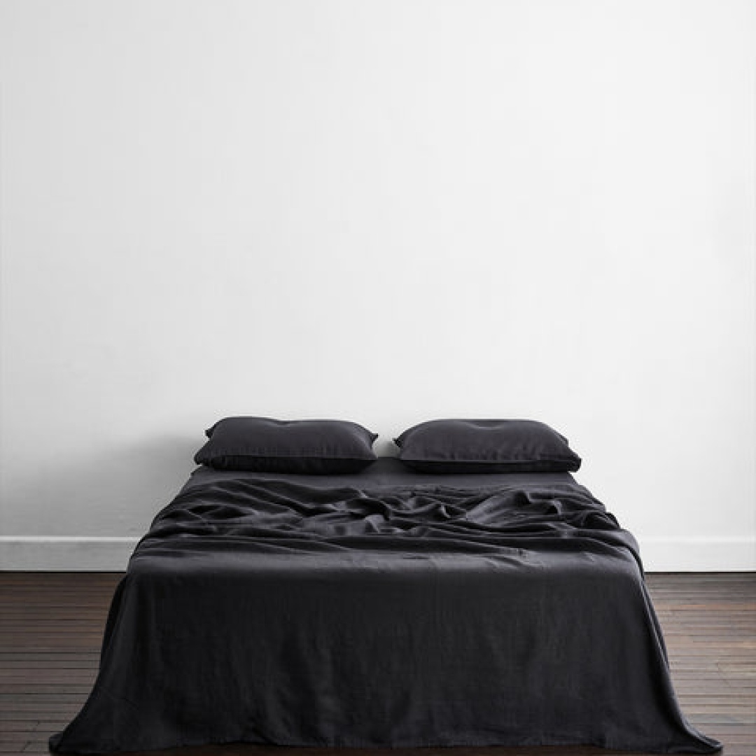 Bed Threads Facebook ad