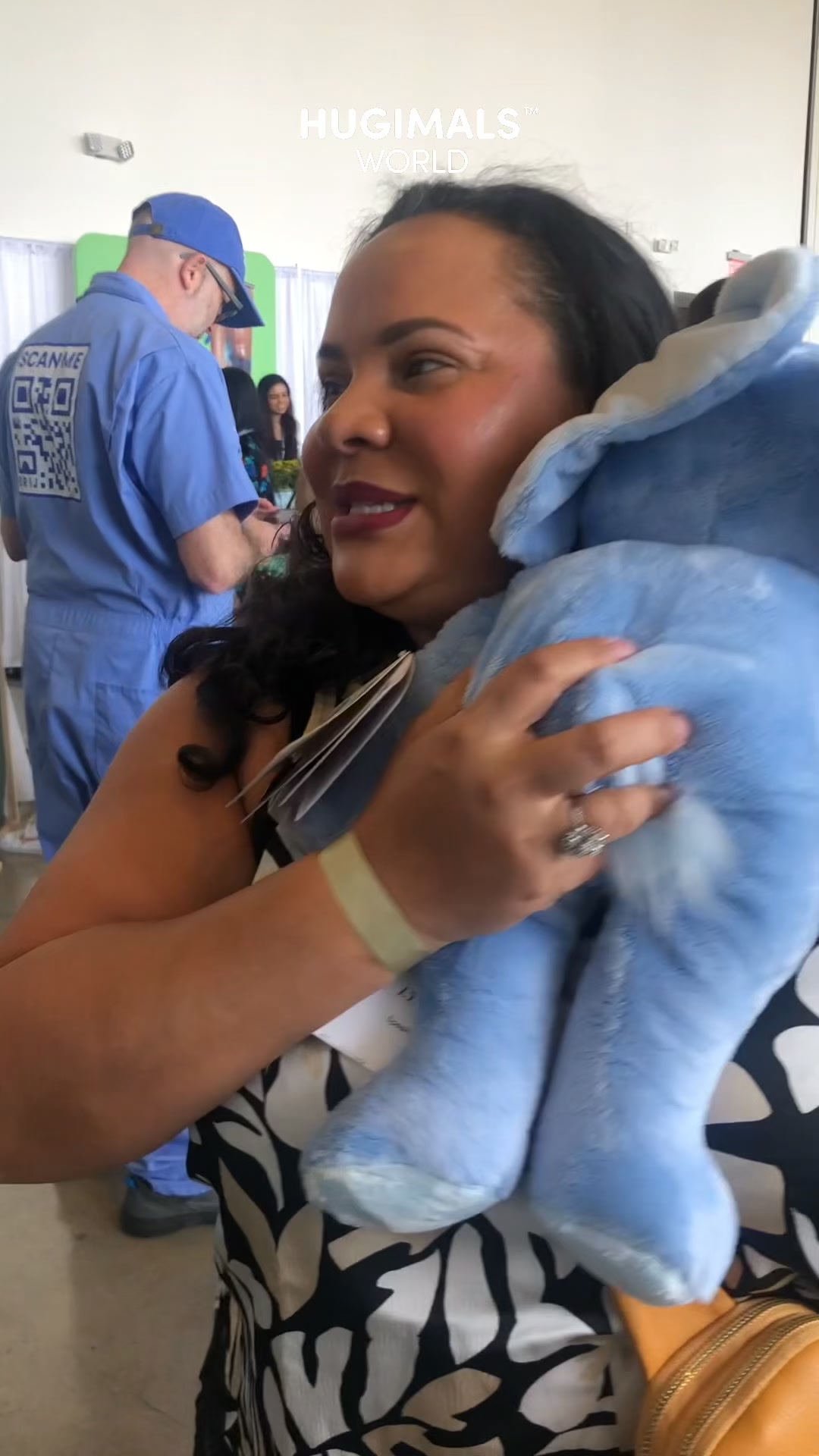 Hugimals Facebook ad: The Plush That Hugs You Back