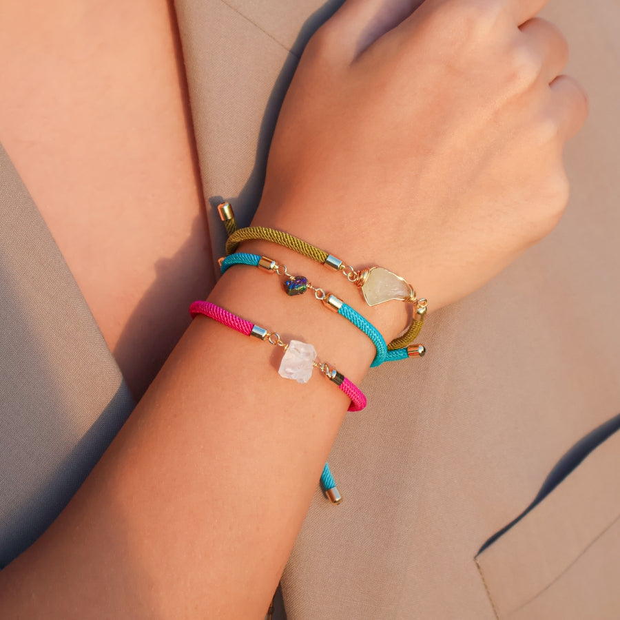 Onyx Stones Lb Facebook ad: Discover our stunning handmade jewelry catalog!