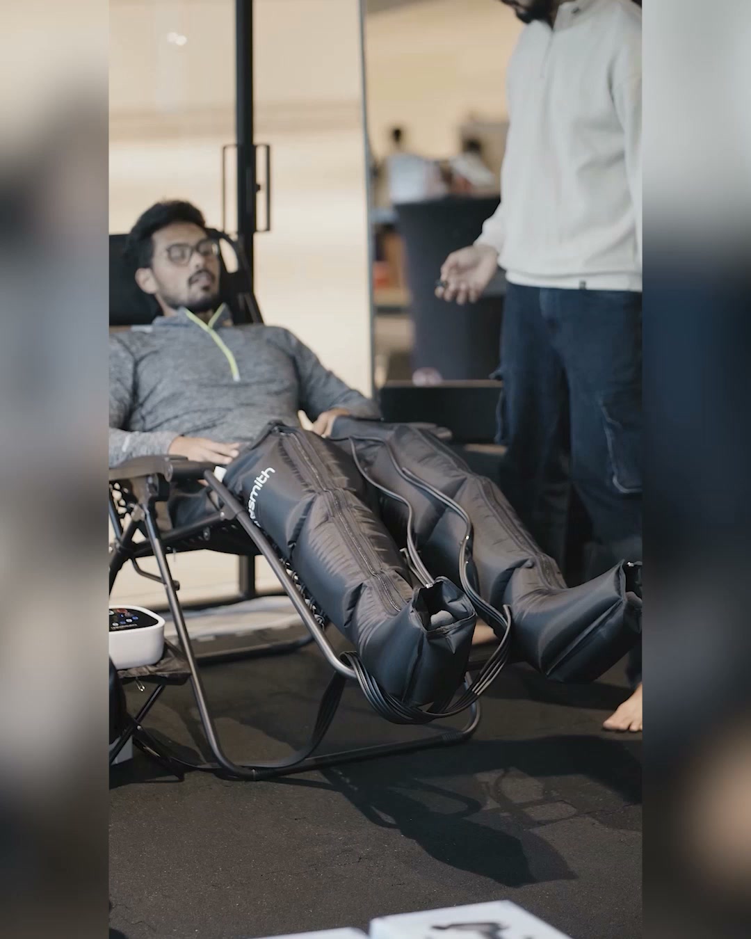 Caresmith Facebook ad: Professional leg recovery at home.
