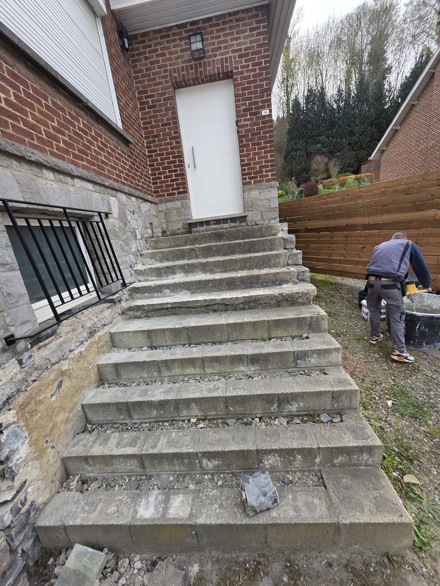 Novéa Construct Facebook ad: Rénovation d'un escalier avec pose d'un hydrophuge et…