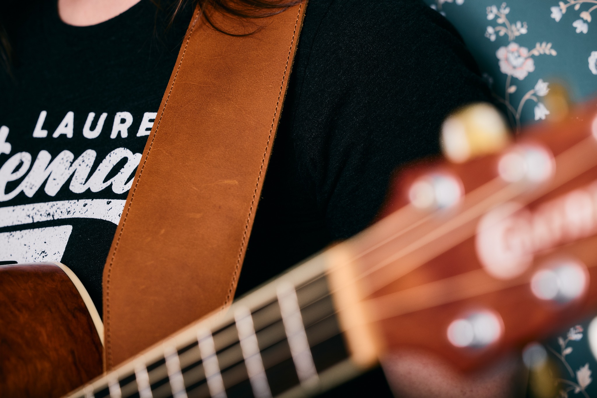 Lauren Bateman Facebook ad: Make Playing Guitar More Comfortable