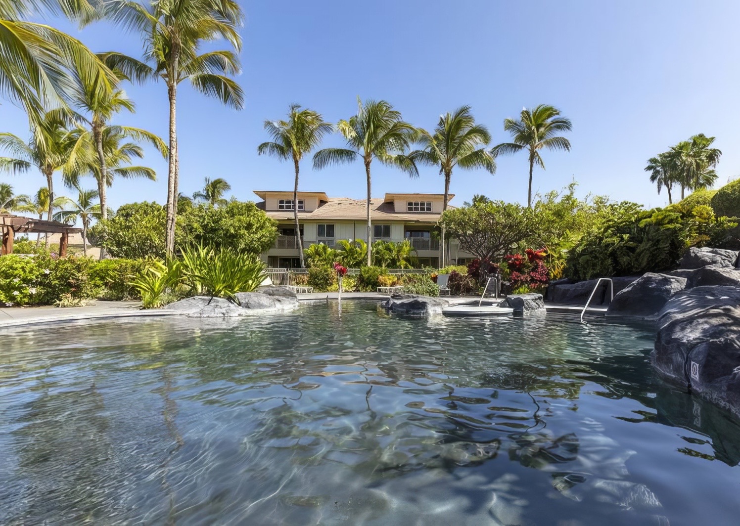 Hawaii Life Real Estate Brokers Facebook ad