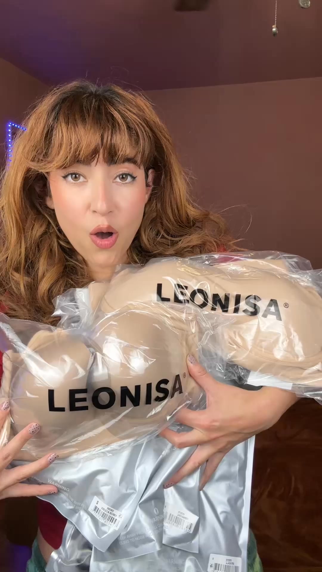 Leonisa Facebook ad: Infaltables Leonisa