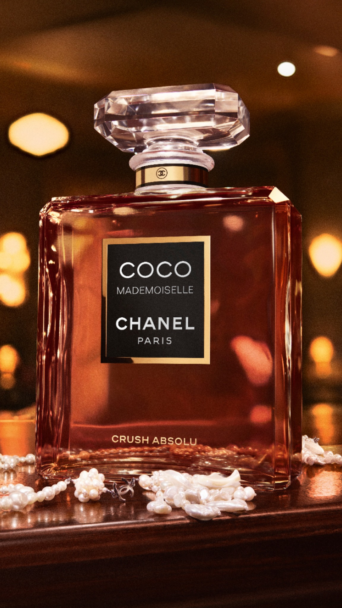 CHANEL Facebook ad