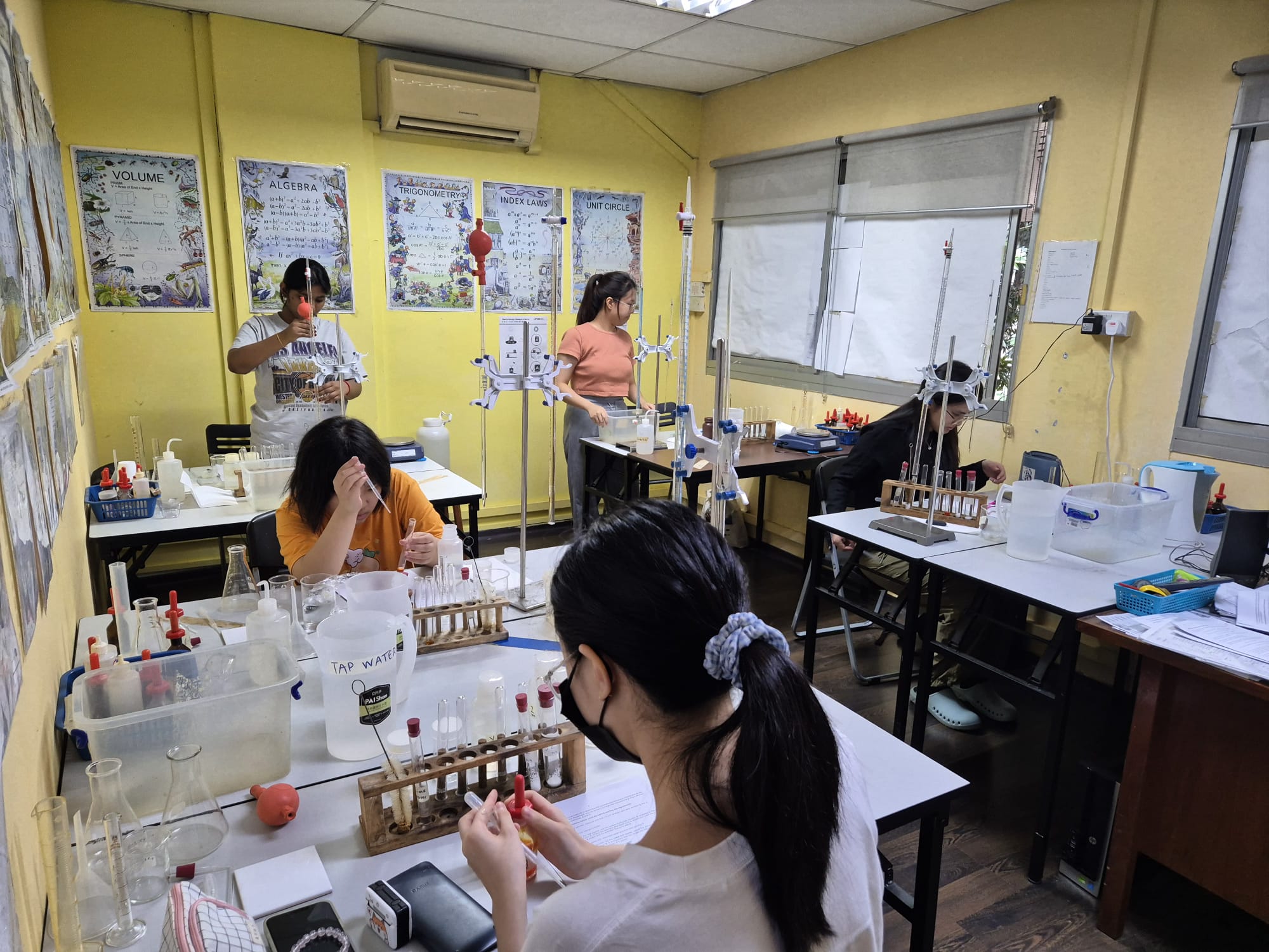 Singapore Learner Facebook ad: SCIENCE PRACTICAL TRAINING - SINGAPORE LEARNER