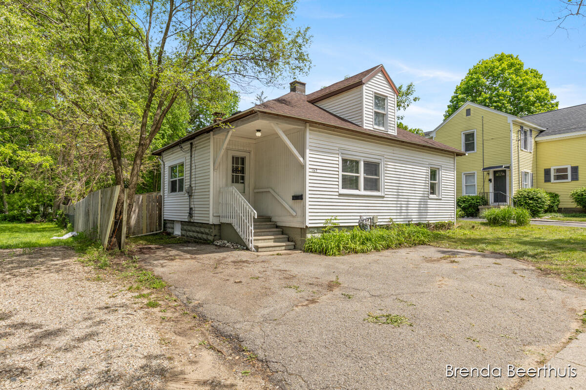 Newest Real Estate Listings Facebook ad: Still searching? Your perfect home is waiting!