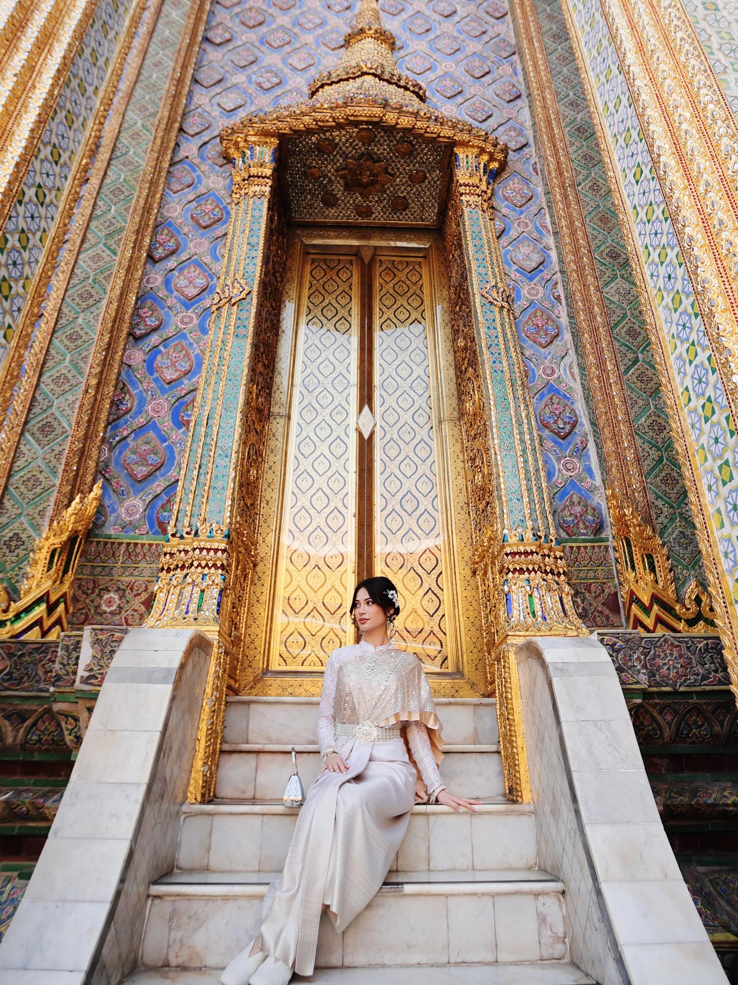 Charis Thai Studio: Thai Dress Rental Facebook ad: Treat yourself like true royals enjoy premium