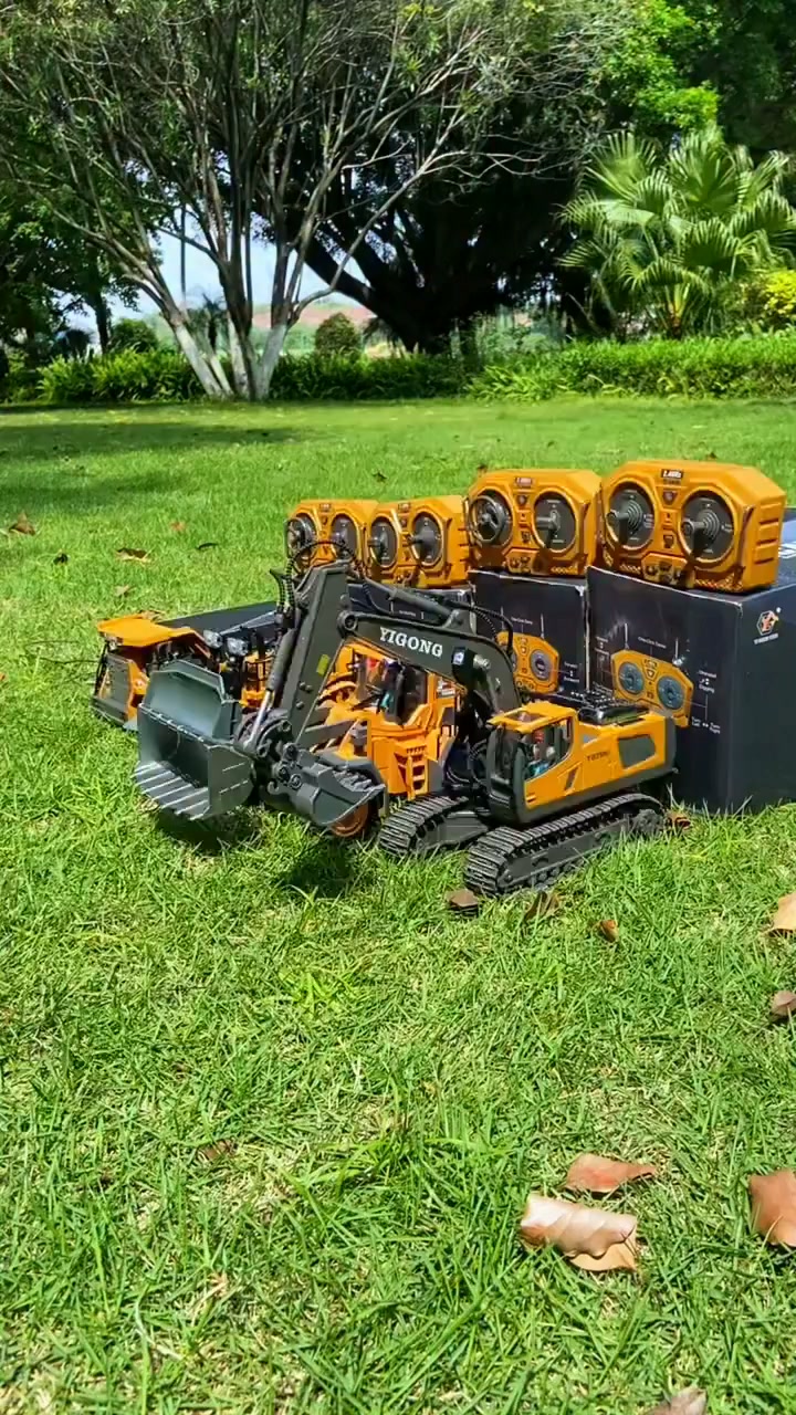 Wiggo's Toy Factory Facebook ad: Big machines. Real controls. Serious fun.