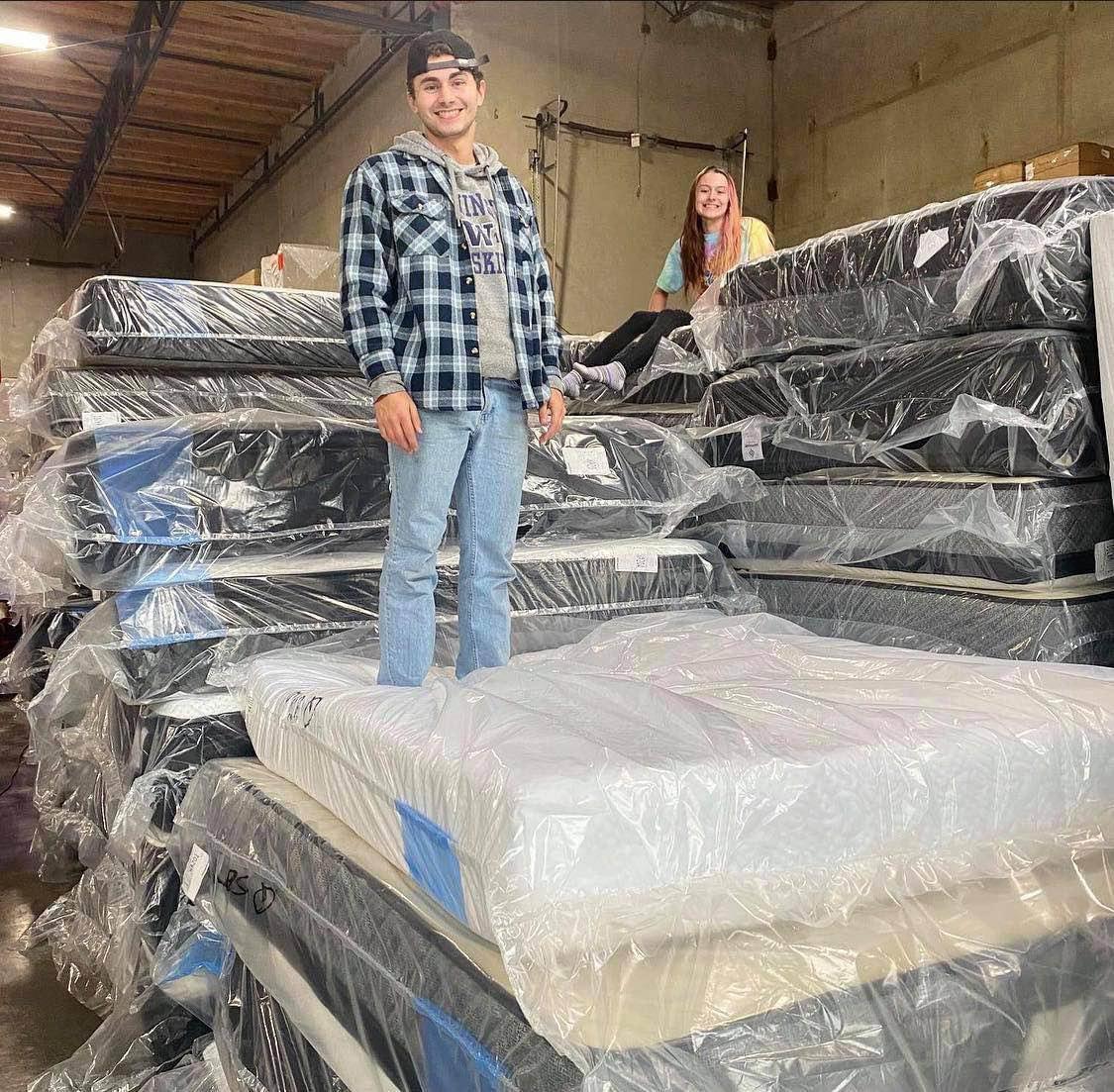 Gary Evans Facebook ad: NEW Mattress Clearance Sale