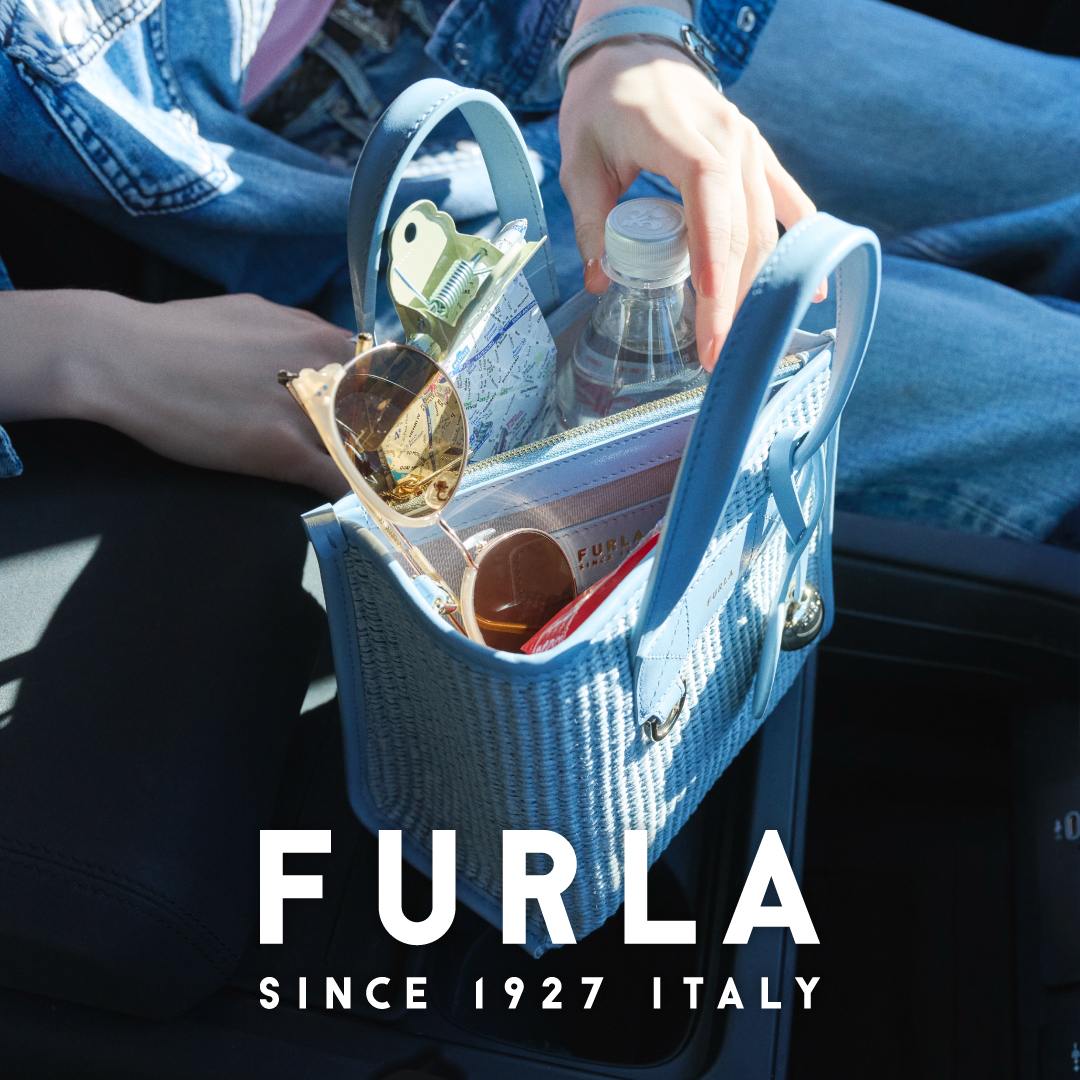 Furla Facebook ad: 高い収納力と、バッグの中をすっきり整理できる斜めのディバイダーが魅力の新作「DIVIDE…
