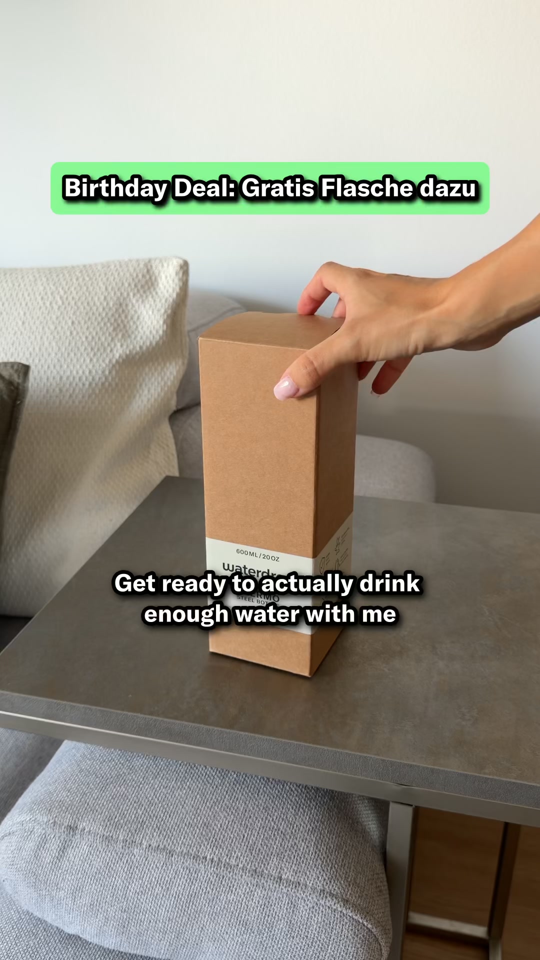 waterdrop Facebook ad: Wir haben Geburtstag, aber das Geschenk bekommst du!