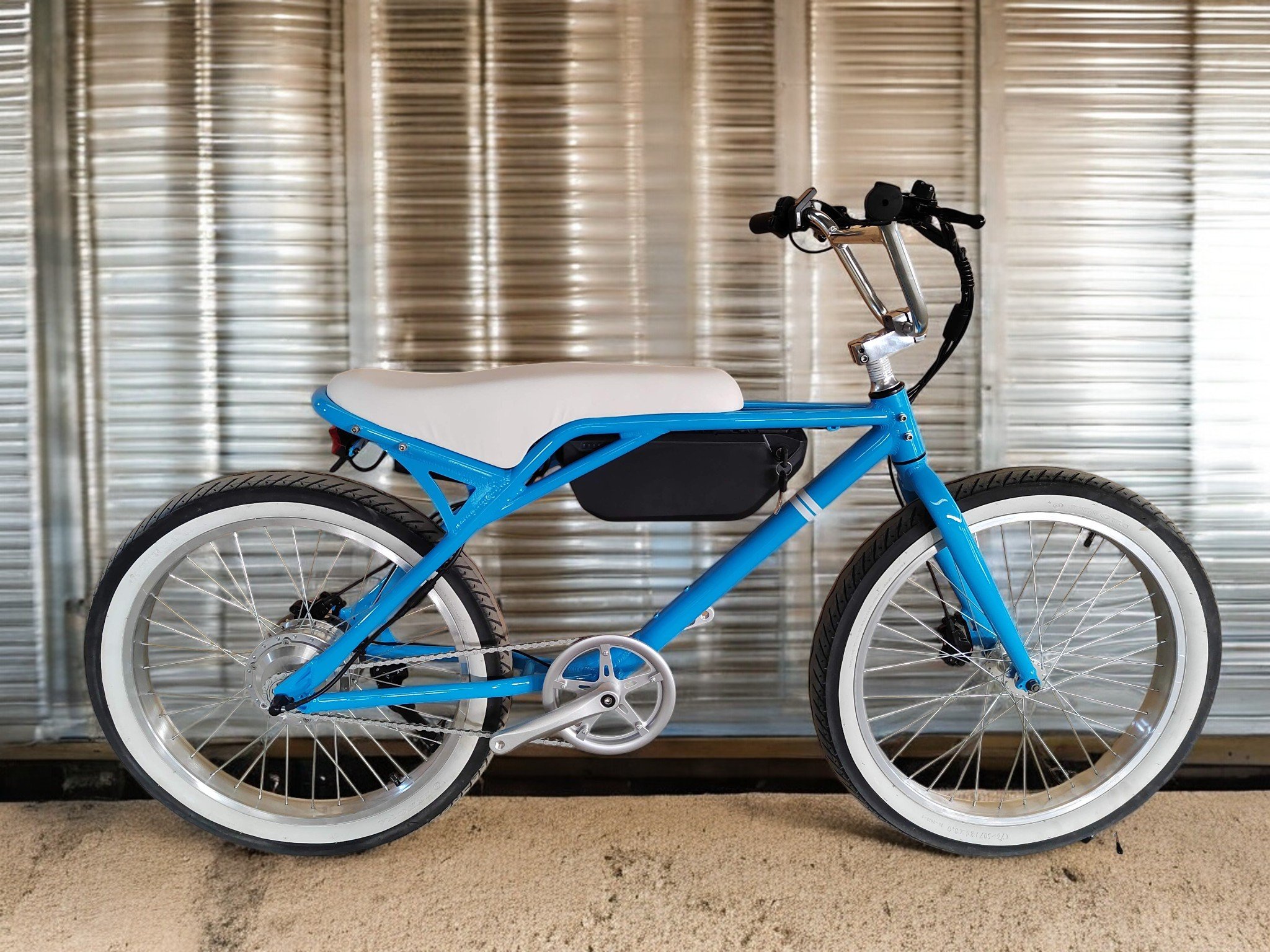 Cameron McKay Facebook ad: 2026 AKEZ CUSTOM Cruz750 E-bike Beach Cruiser 1200w peak…