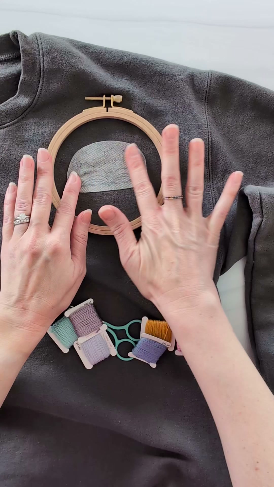 Clever Poppy Facebook ad: Give your clothes a fairy tale touch