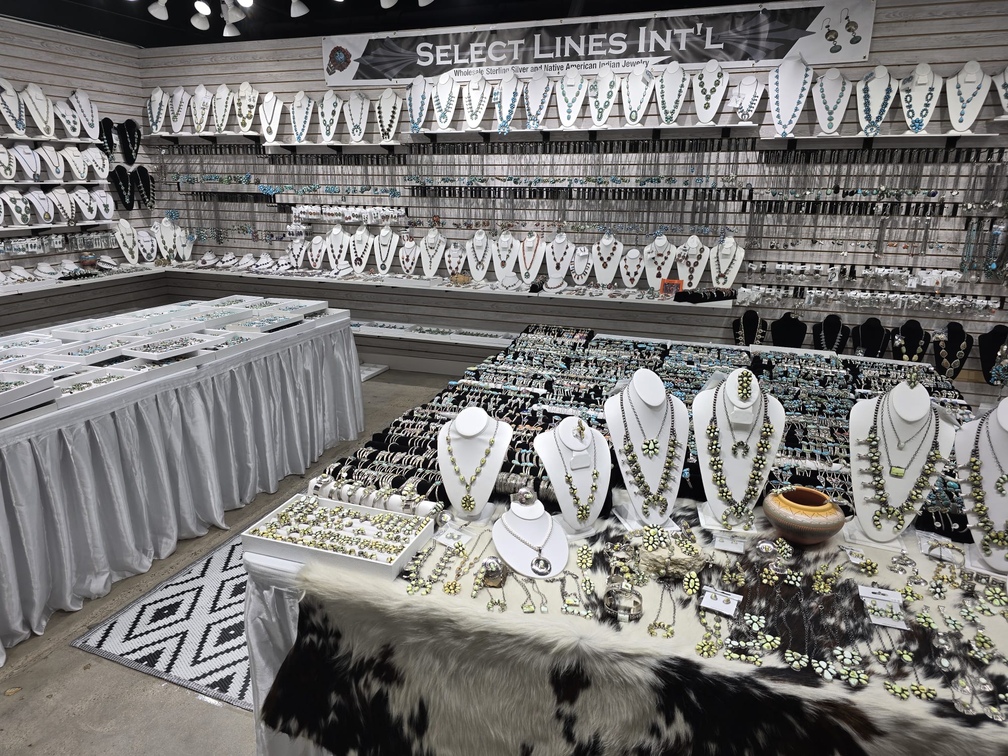 Select Lines Jewelry & Gifts Facebook ad