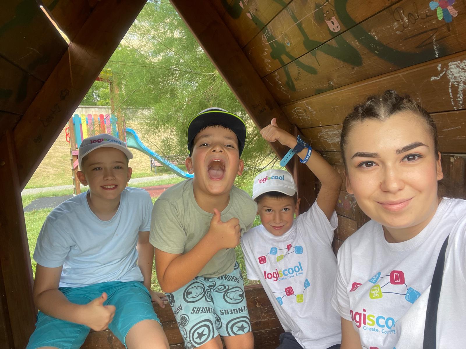 Logiscool Arad Facebook ad: Programe de vacanță 6-15 ani