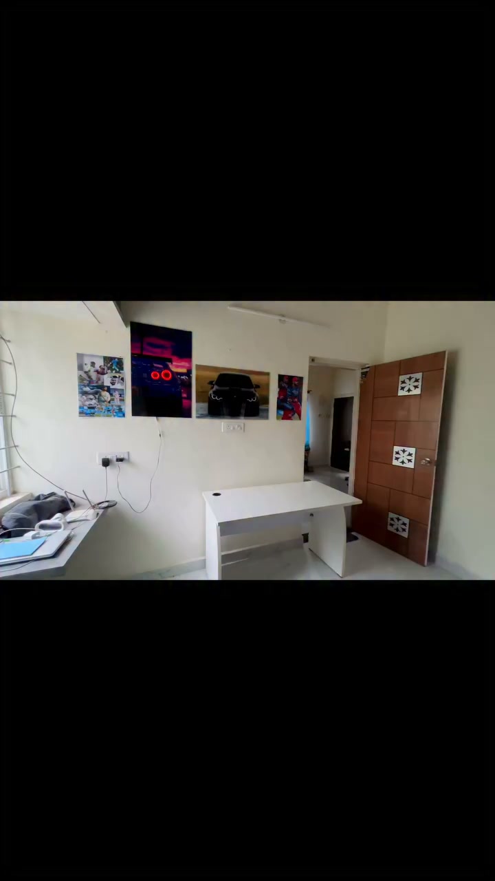 Circle Store Facebook ad: Smart Home Office Setup