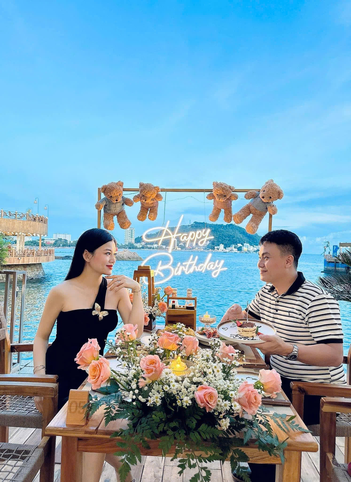 In The Sea Restaurant & Coffee Facebook ad
