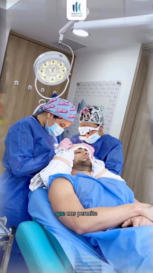 Mediarte Medical Center Facebook ad: ¿Caída de cabello, baja densidad o zonas con…