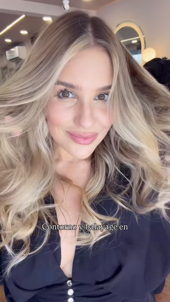 Maria del Mar Beauty Facebook ad: Retoque de color, pero cuidando mi cabello como…
