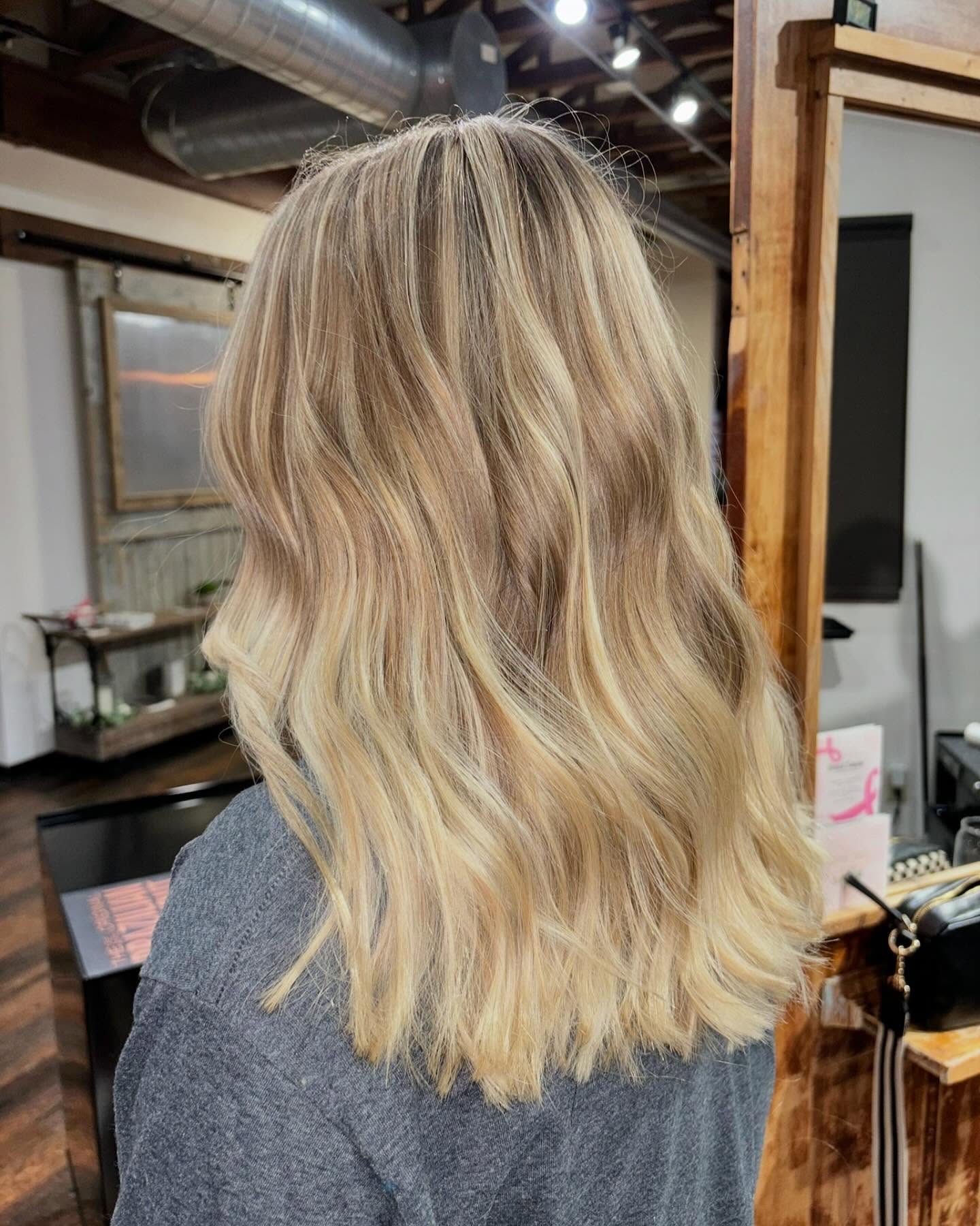Julia Grace Salon Facebook ad: Love your look!