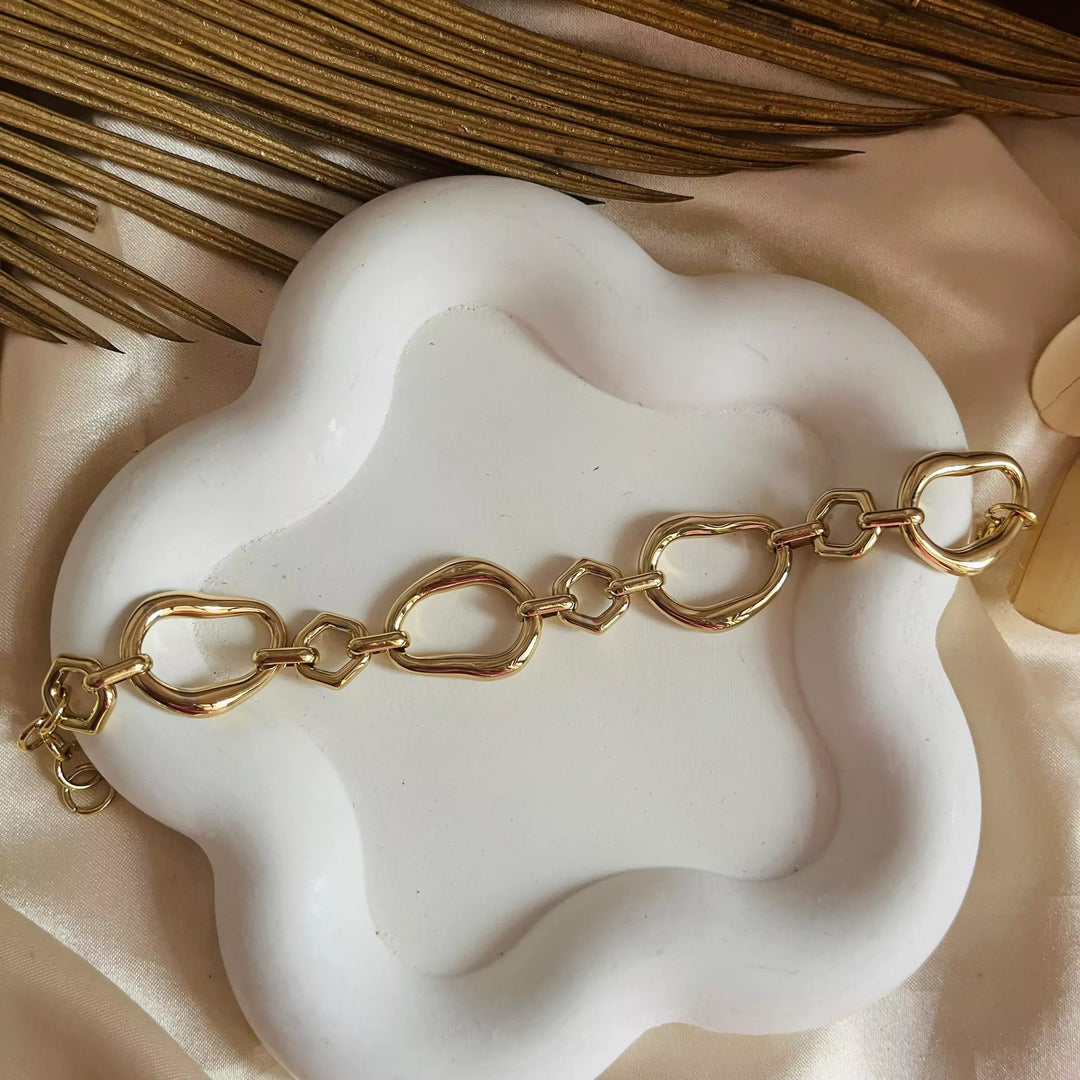 Shopinindia.co Facebook ad: From Delicate chains, dainty earrings, gold-plated…