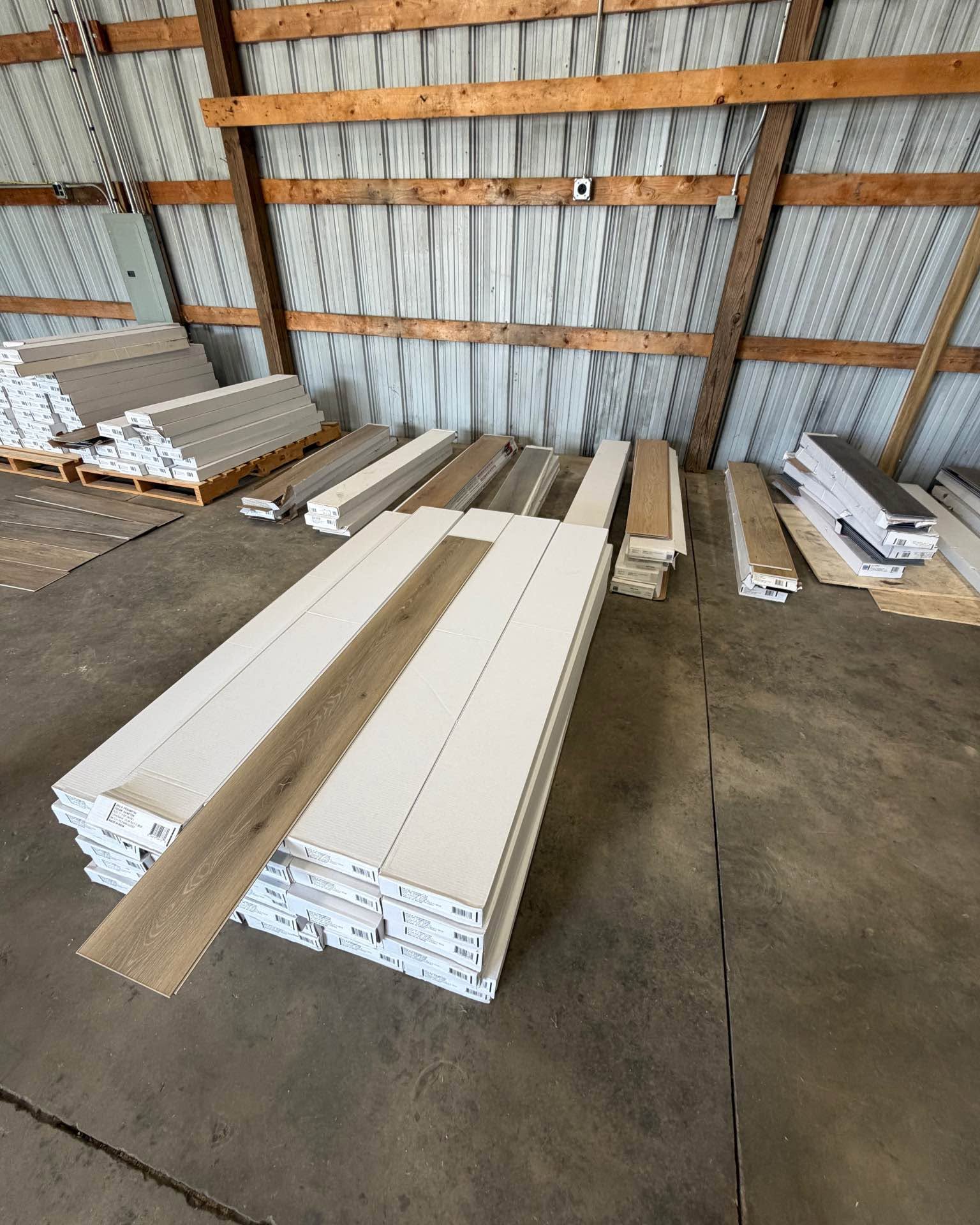 Zacarias Castro Facebook ad: New Lvp flooring 100% waterproof in Greer