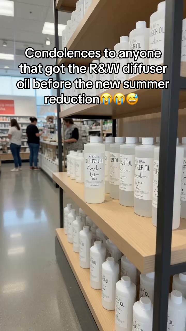 Linzysimons Facebook ad: Enchanting Aromas That Last All Day!